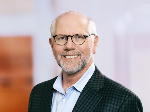 Professional Cropped Kezer Bill Mintz